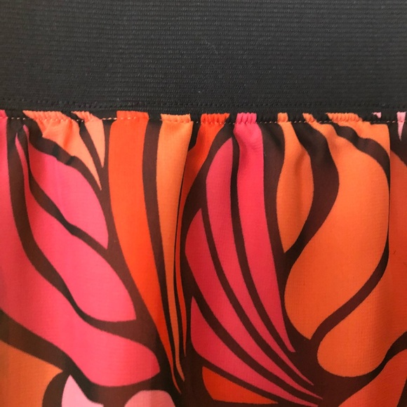 ☀️Juniors modern print skirt☀️ - Picture 2 of 4